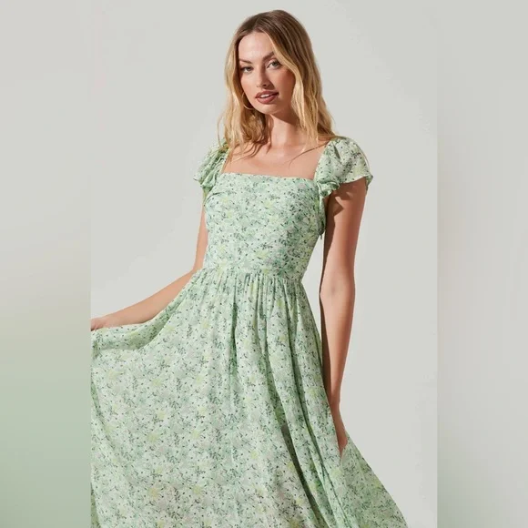 ASTR the Label Luisa Floral Flutter Sleeve Midi Dress Green multi floral M